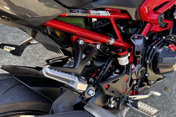KAWASAKI Z900