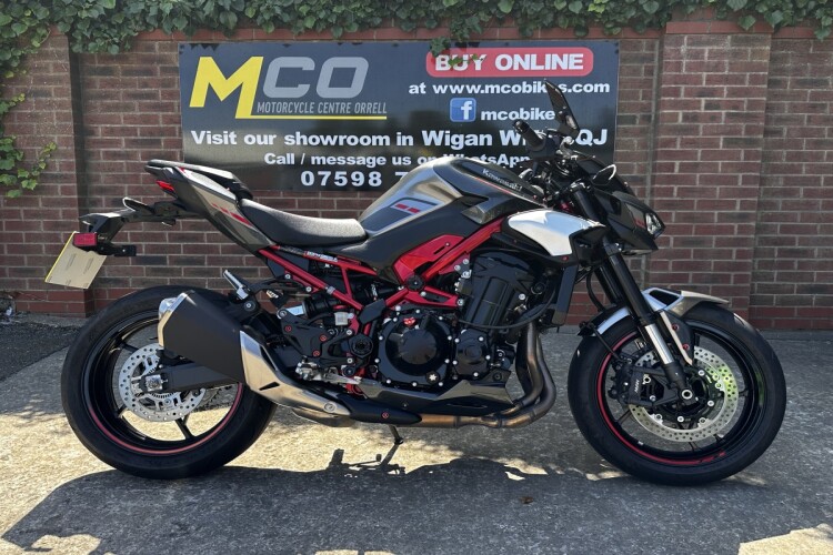 KAWASAKI Z900