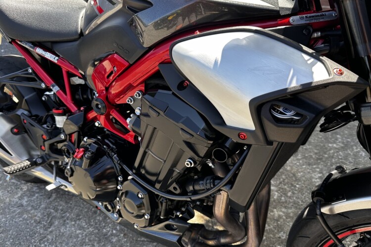 KAWASAKI Z900