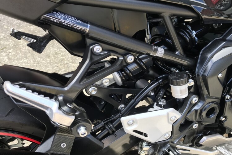 KAWASAKI Z900 PERFORMANCE