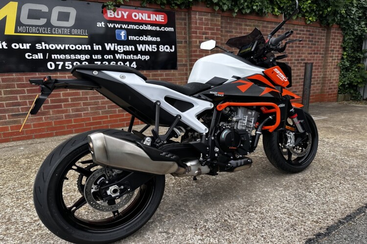 KTM 990 DUKE