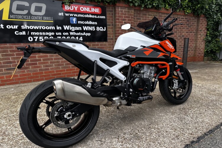 KTM 990 DUKE