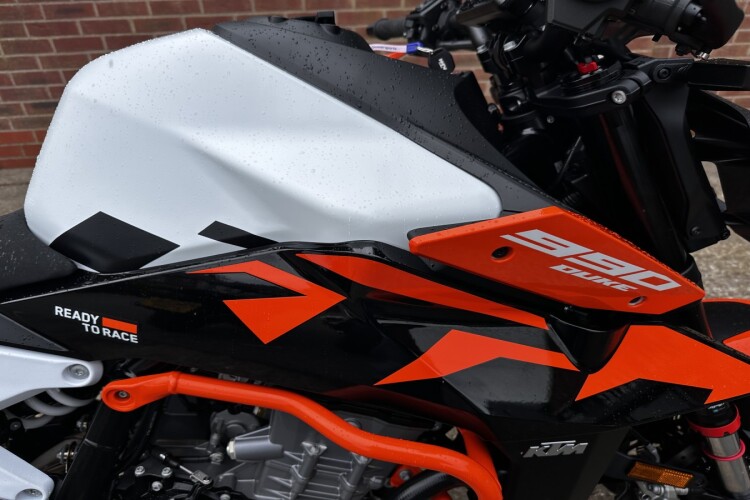 KTM 990 DUKE