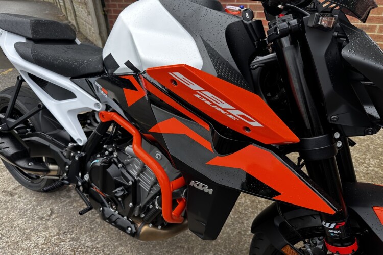 KTM 990 DUKE