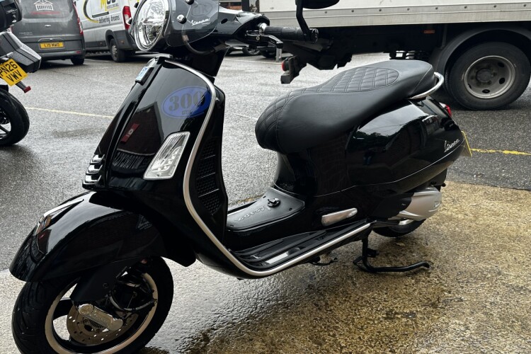 PIAGGIO VESPA GTS