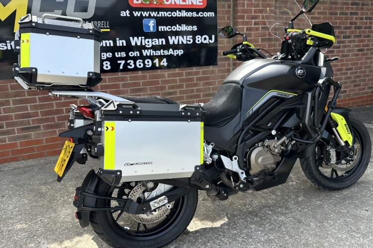 QJMOTOR SVT 650