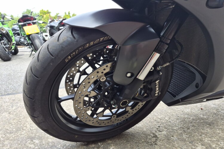 SUZUKI GSX-R1000
