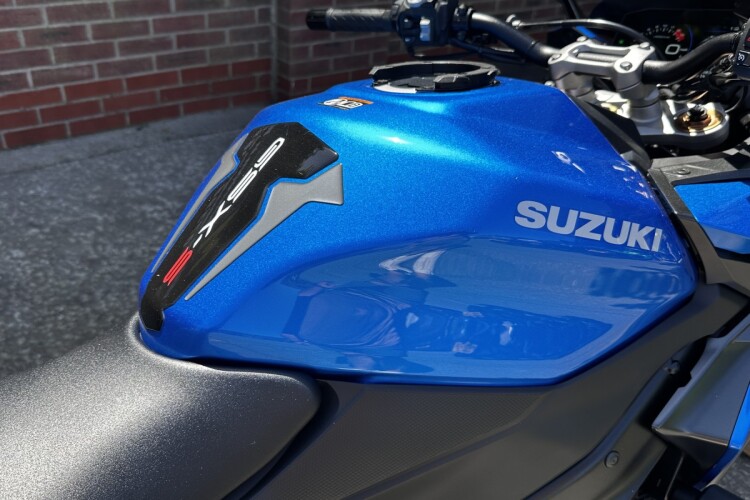 SUZUKI GSX-S1000GT+