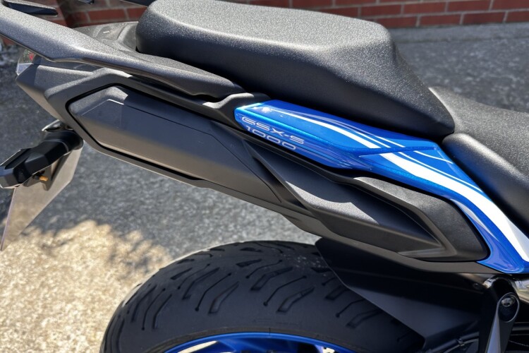 SUZUKI GSX-S1000GT+