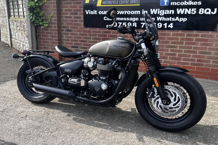 TRIUMPH BOBBER