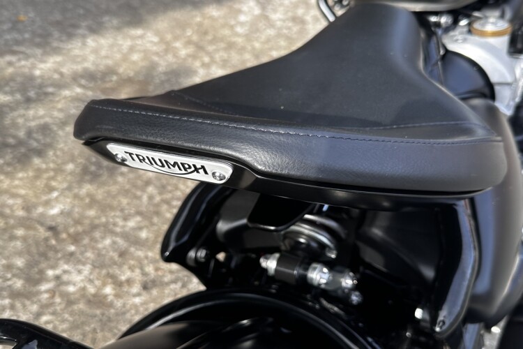 TRIUMPH BOBBER