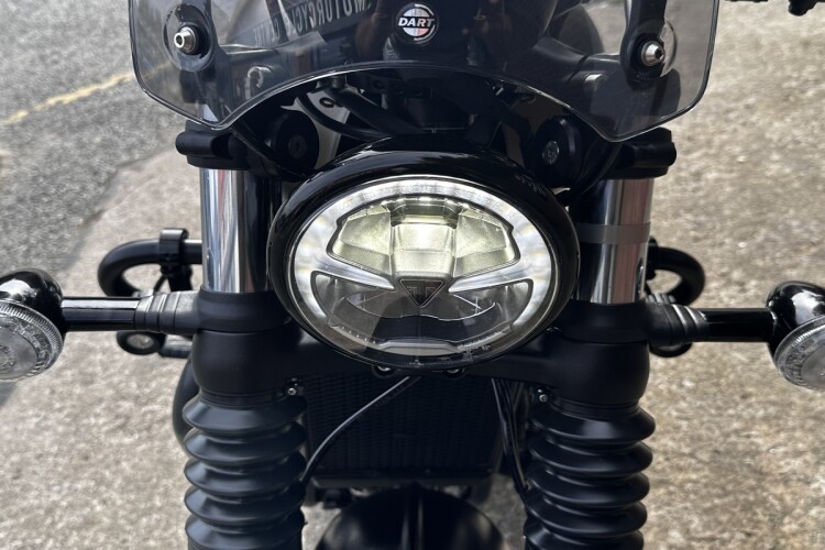 TRIUMPH BOBBER