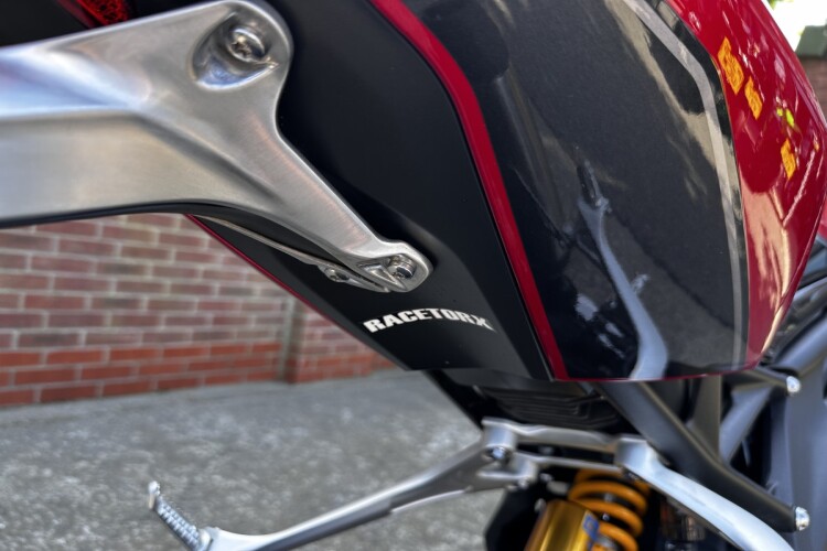 TRIUMPH SPEED TRIPLE 1200