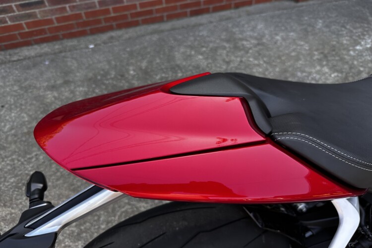 TRIUMPH SPEED TRIPLE 1200