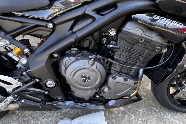 TRIUMPH SPEED TRIPLE 1200