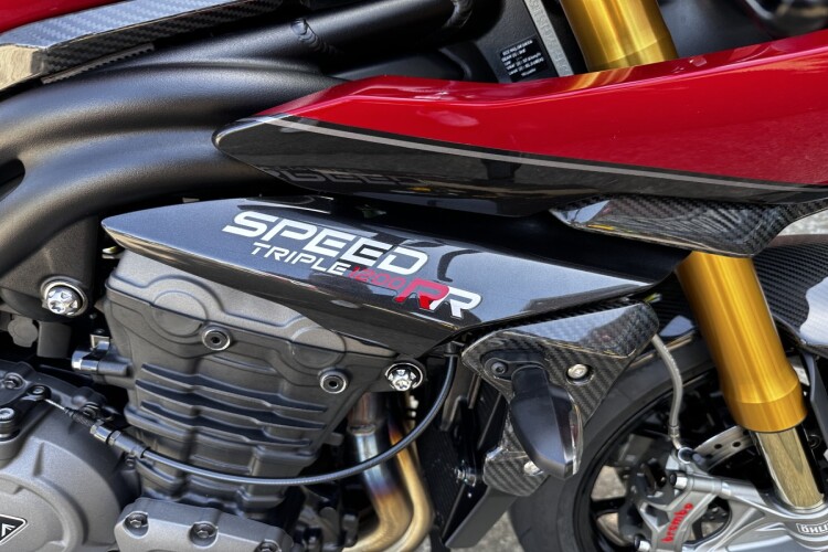 TRIUMPH SPEED TRIPLE 1200