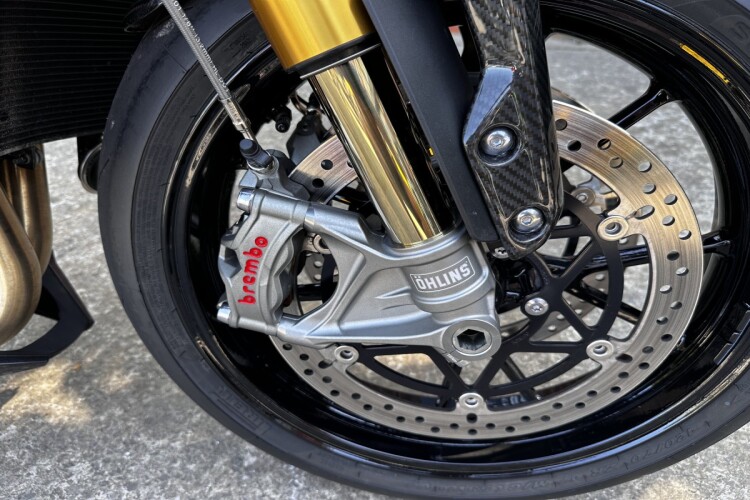 TRIUMPH SPEED TRIPLE 1200