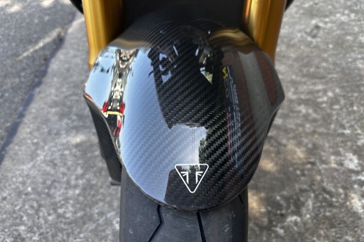 TRIUMPH SPEED TRIPLE 1200