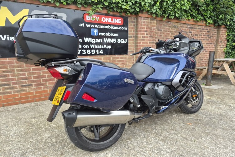 TRIUMPH TROPHY 1200