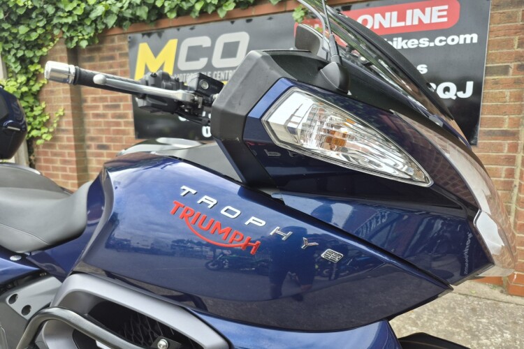 TRIUMPH TROPHY 1200