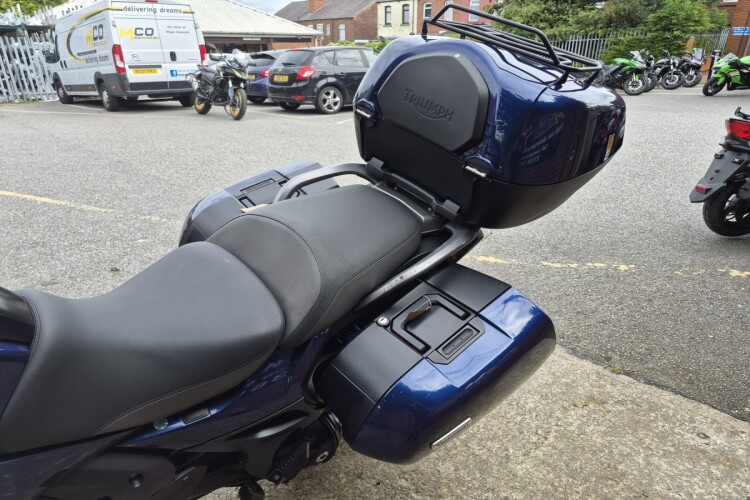 TRIUMPH TROPHY 1200