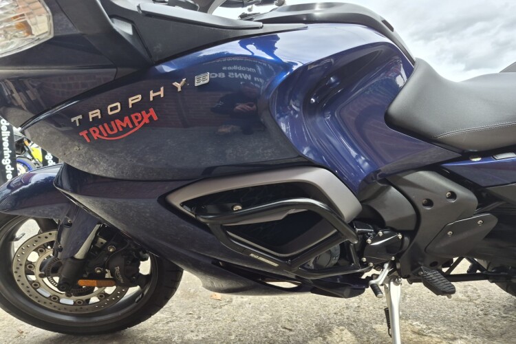 TRIUMPH TROPHY 1200
