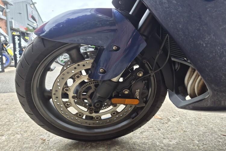 TRIUMPH TROPHY 1200