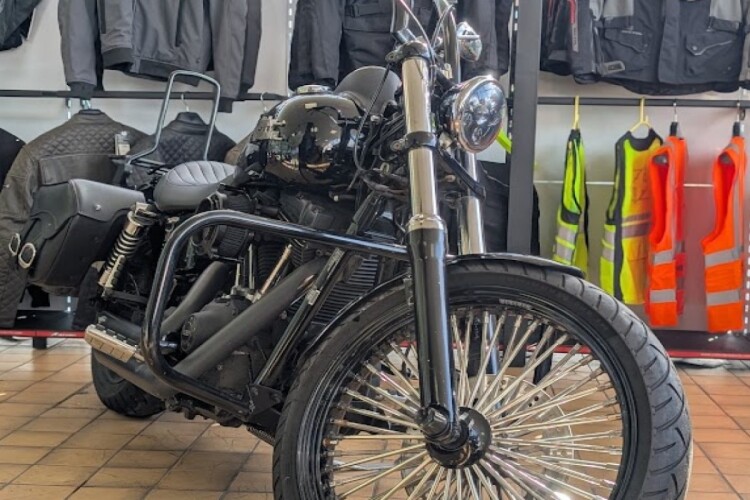HARLEY DAVIDSON STREETBOB