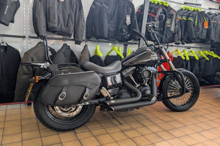 HARLEY DAVIDSON STREETBOB