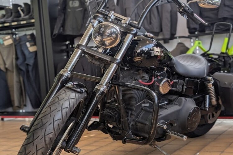 HARLEY DAVIDSON STREETBOB