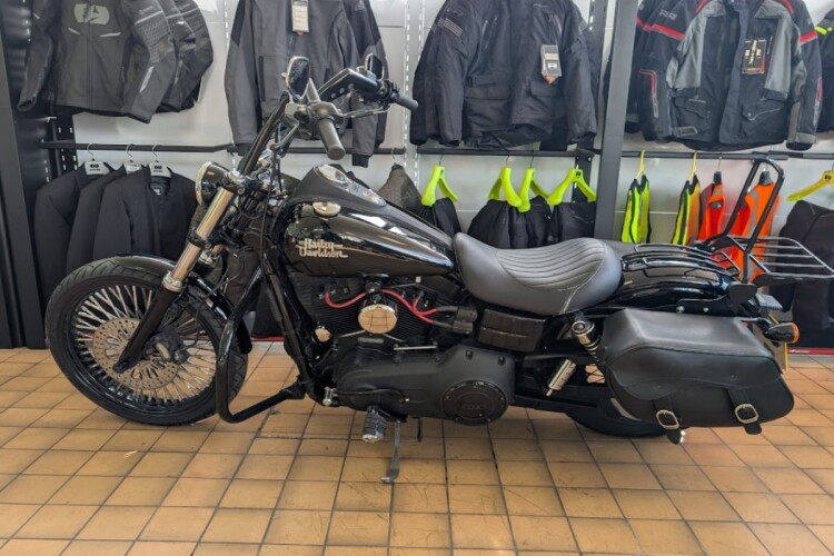 HARLEY DAVIDSON STREETBOB
