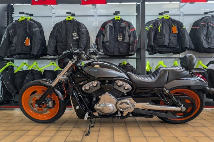 HARLEY DAVIDSON V-ROD