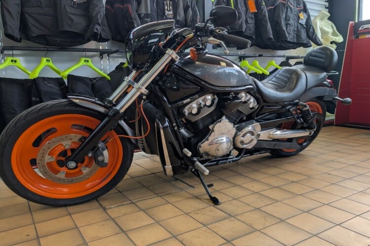 HARLEY DAVIDSON V-ROD