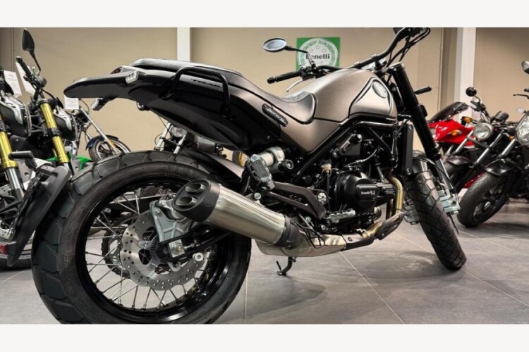 BENELLI LEONCINO 500 TRAIL (PRE-REG 72)