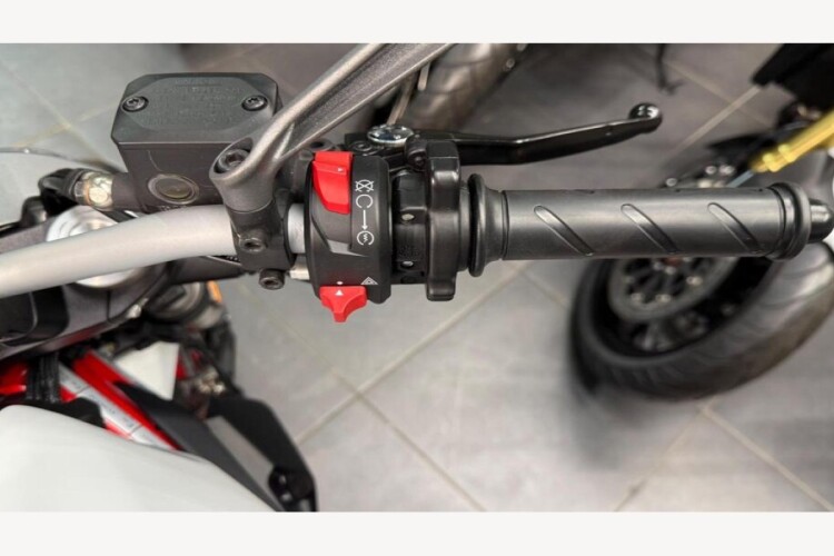 2019 DUCATI MONSTER 797, White - photo 11