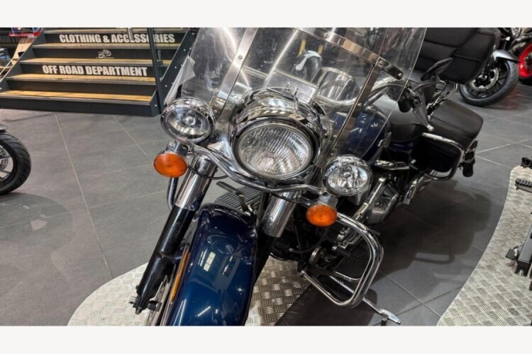 HARLEY-DAVIDSON FLHRCI ROAD KING CLA