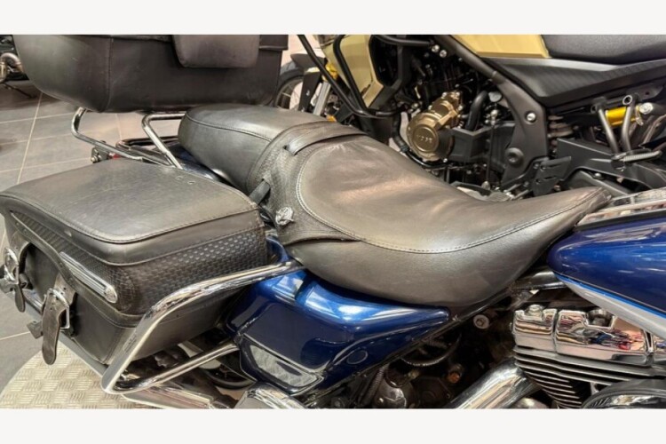 HARLEY-DAVIDSON FLHRCI ROAD KING CLA