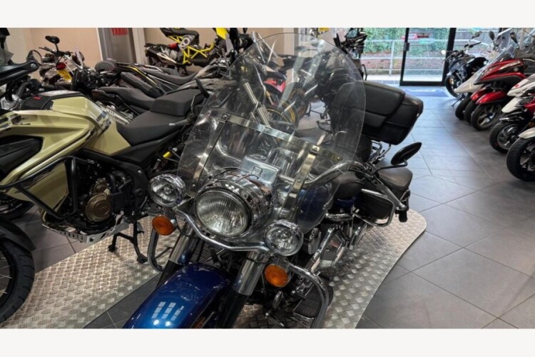 HARLEY-DAVIDSON FLHRCI ROAD KING CLA