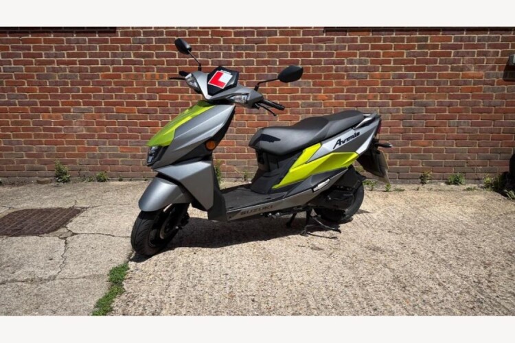 SUZUKI UN 125 NE2 M4 AVENIS 125