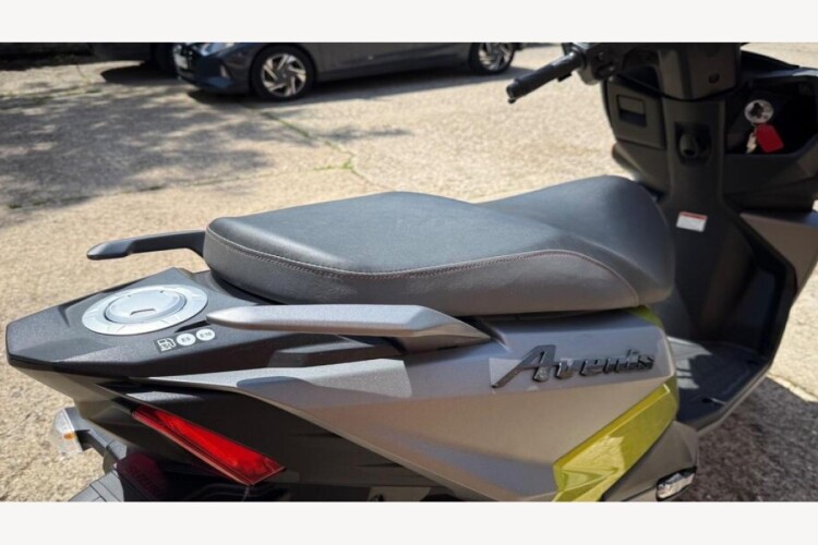 SUZUKI UN 125 NE2 M4 AVENIS 125