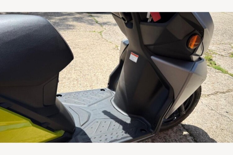 SUZUKI UN 125 NE2 M4 AVENIS 125