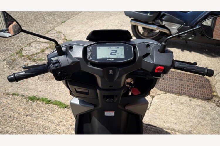 SUZUKI UN 125 NE2 M4 AVENIS 125