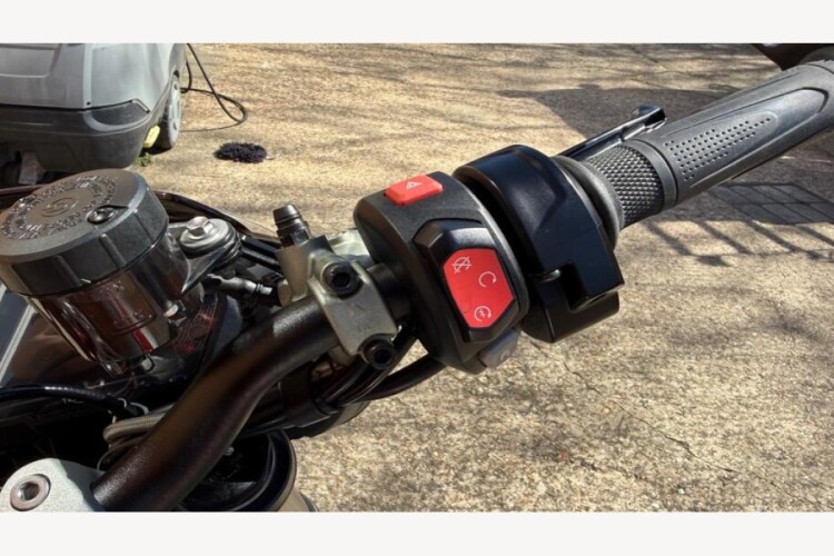 TRIUMPH STREET TRIPLE RS