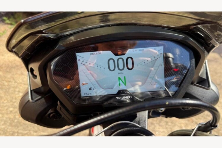 TRIUMPH STREET TRIPLE RS