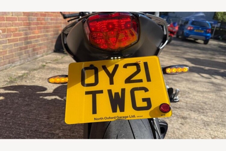 TRIUMPH STREET TRIPLE RS