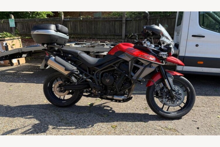 TRIUMPH TIGER 800 XRT