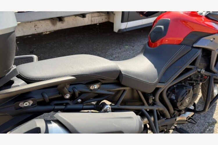 TRIUMPH TIGER 800 XRT