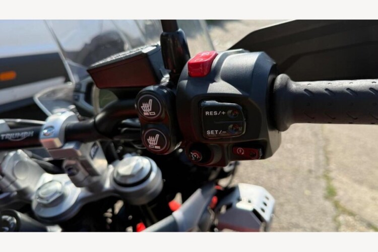 TRIUMPH TIGER 800 XRT
