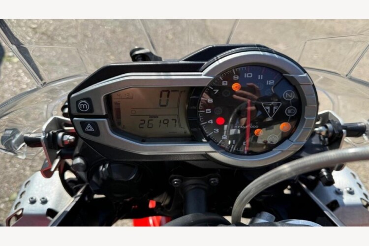 TRIUMPH TIGER 800 XRT