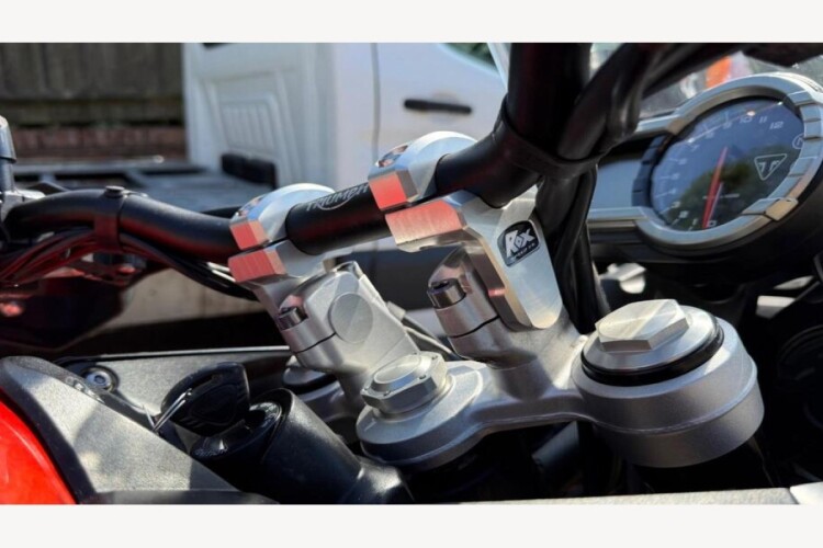 TRIUMPH TIGER 800 XRT